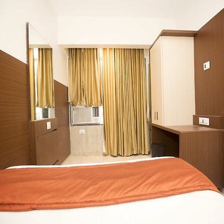 Hotel Spring Inn Bombaim Exterior foto